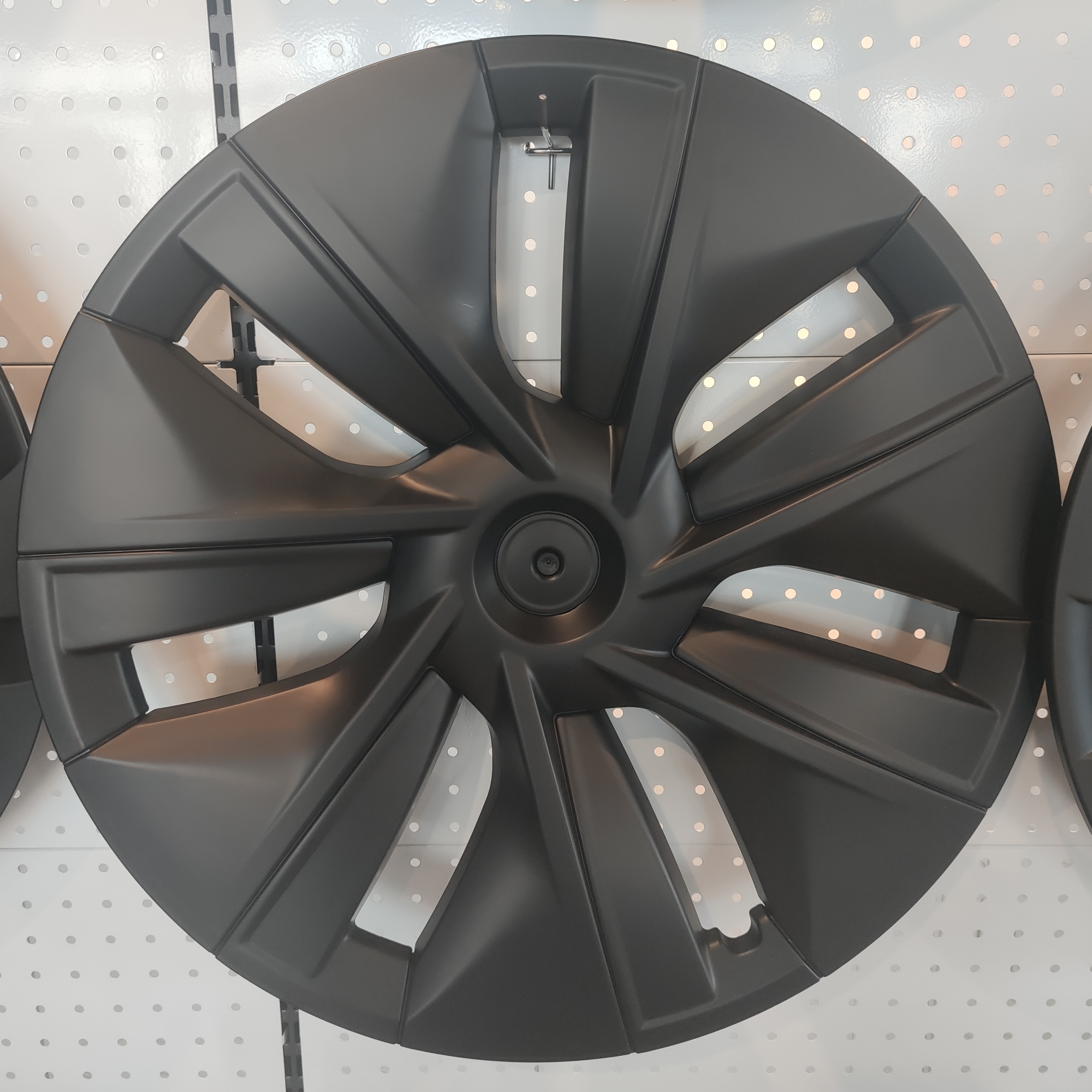 TESLA MODEL Y 19’’ MAT SİYAH ORIGINAL FULL EDGE JANT KAPAKLARI