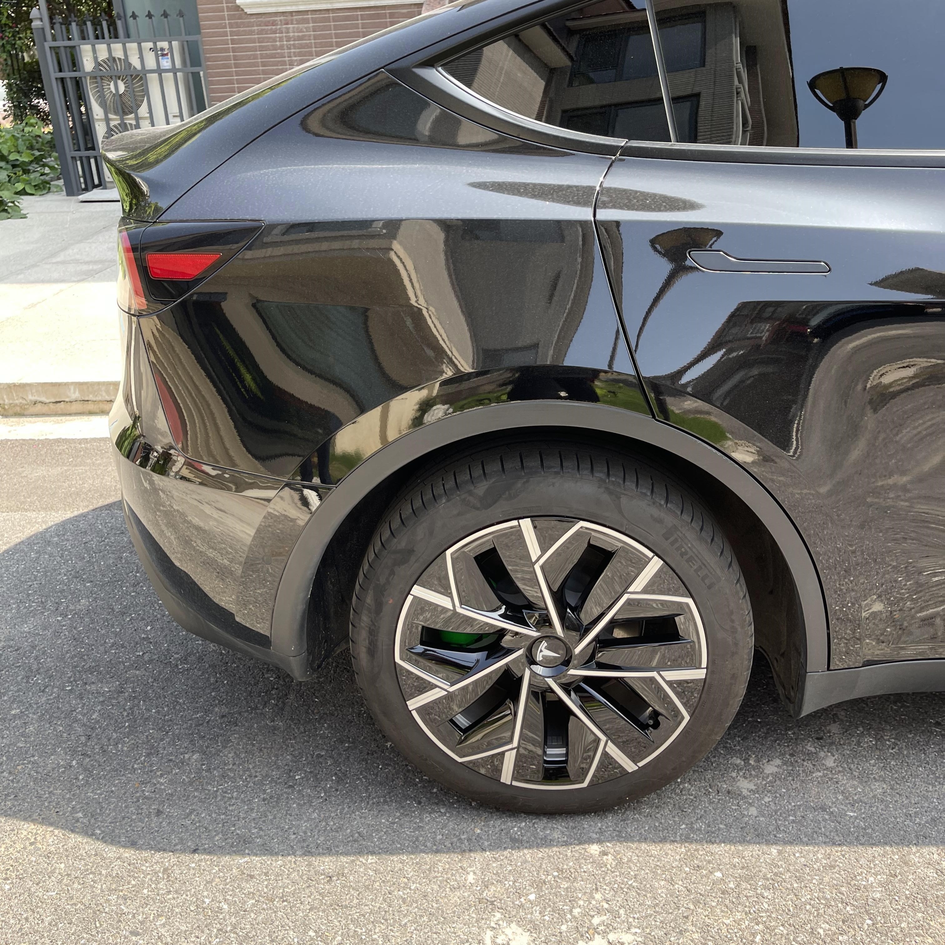 TESLA%20MODEL%20Y%2019’’%20TRİNAN%20JANT%20KAPAKLARI