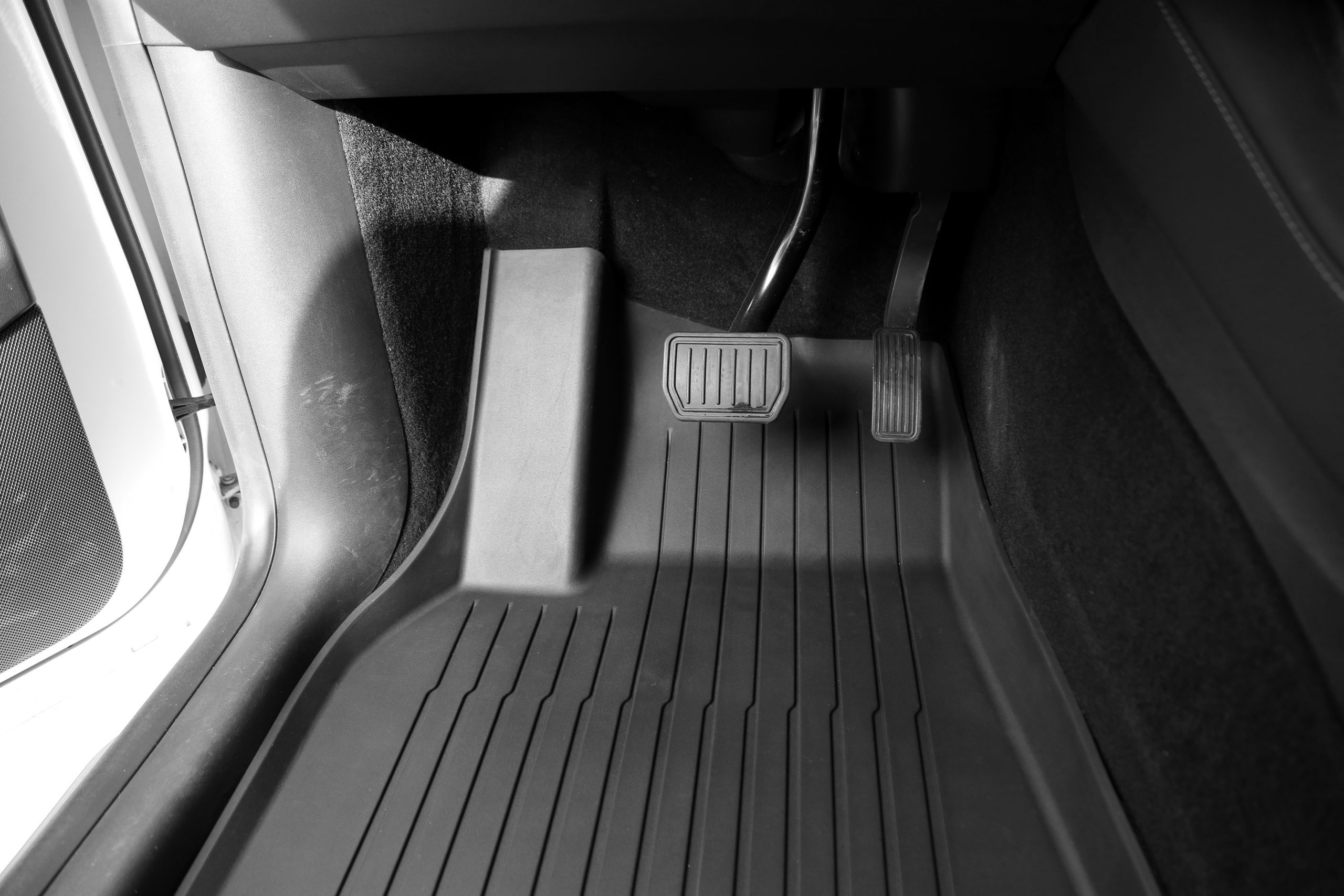 TESLA MODEL Y 3D HAVUZLU PASPAS SETİ