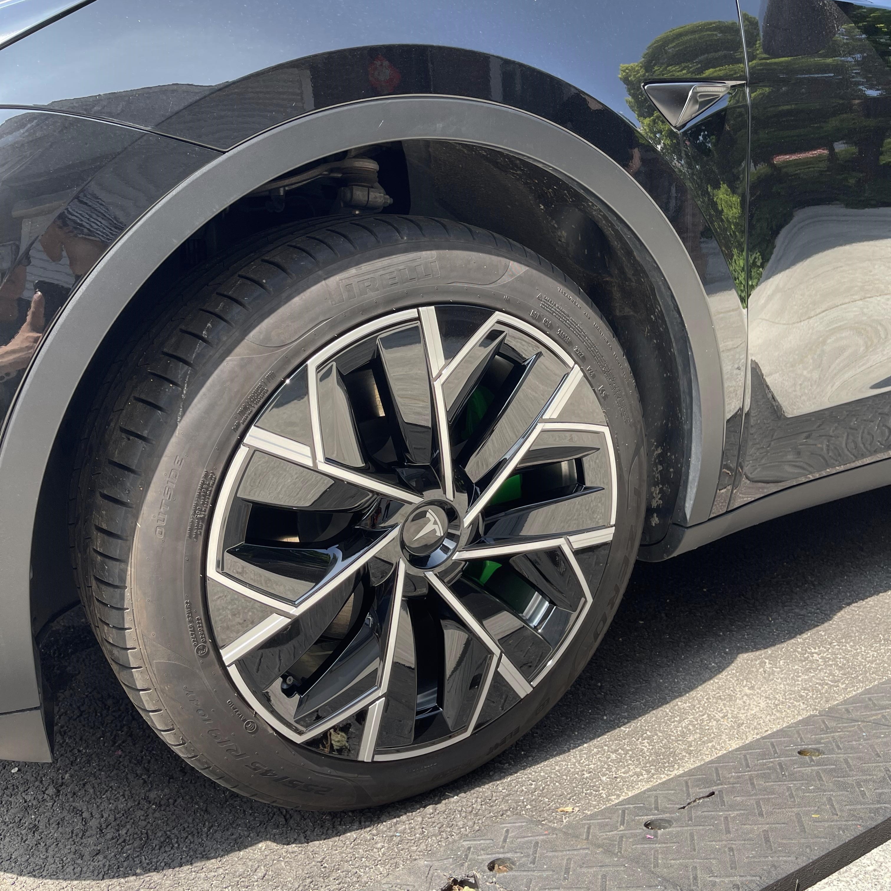 TESLA%20MODEL%20Y%2019’’%20TRİNAN%20JANT%20KAPAKLARI