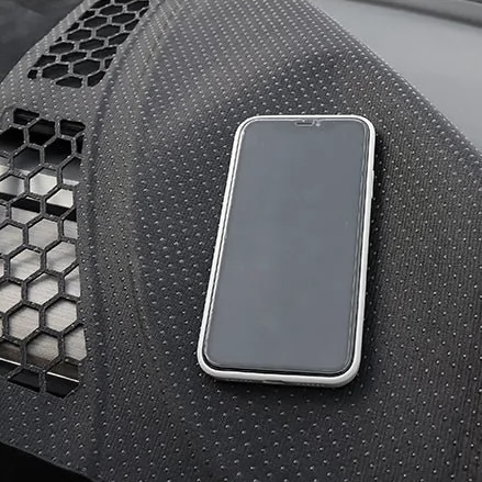 TESLA%20MODEL%20Y%20ÖN%20GÖĞÜS%20KORUYUCU%20HALI