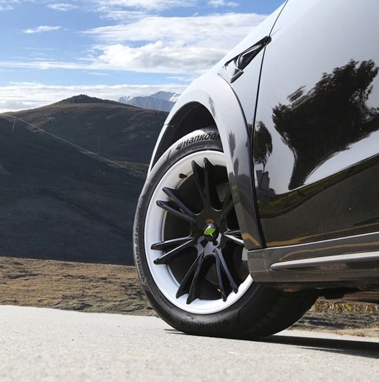 TESLA MODEL Y 19’’ SİYAH BEYAZ SPORTS JANT KAPAKLARI
