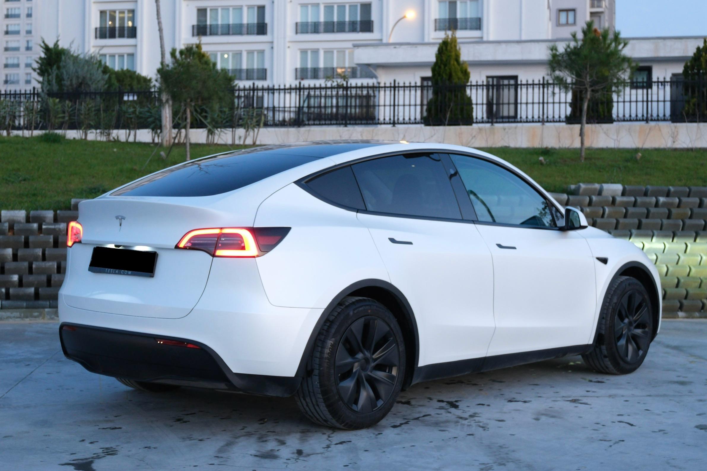 2024 TESLA MODEL Y STANDART RANGE