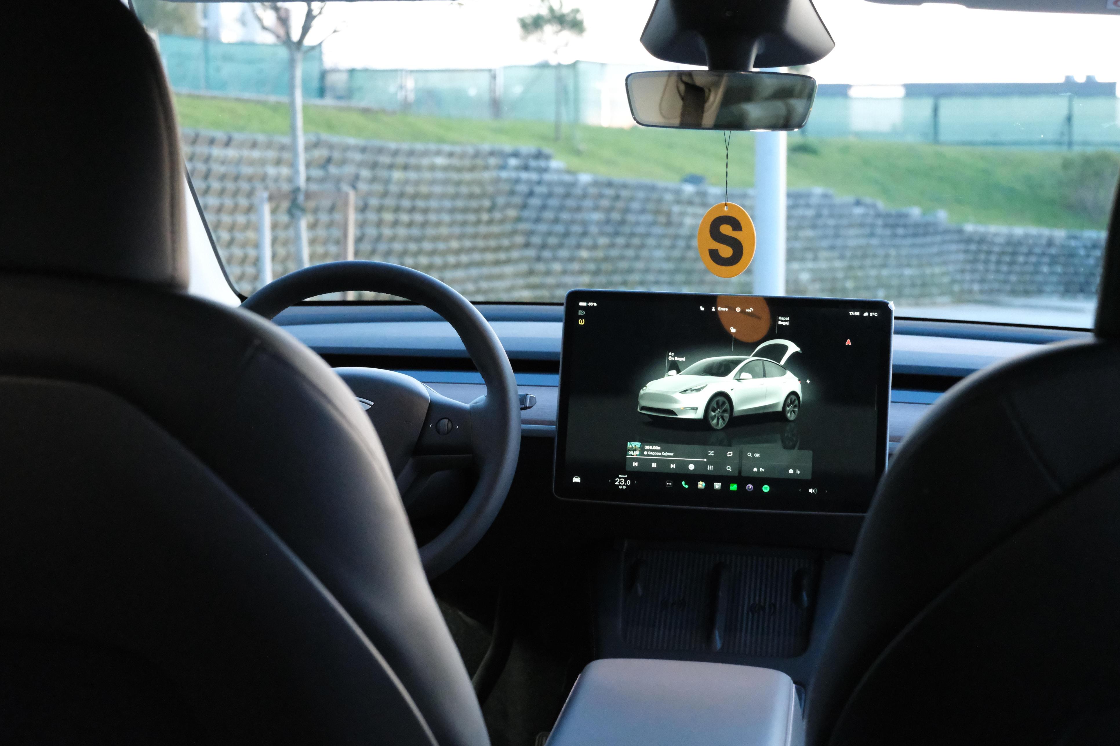 2024 TESLA MODEL Y STANDART RANGE