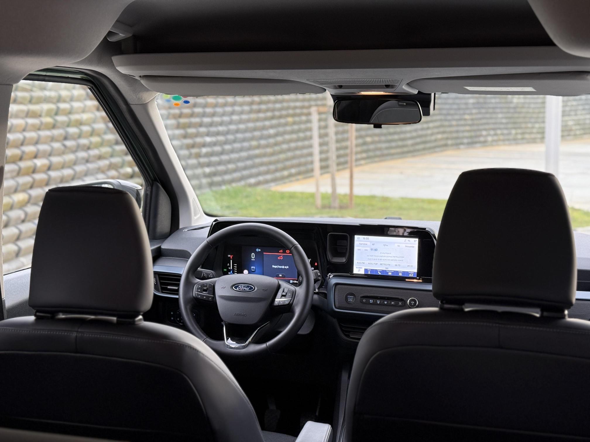 2024%20FORD%20TOURNEO%20COURIER%20ACTIVE