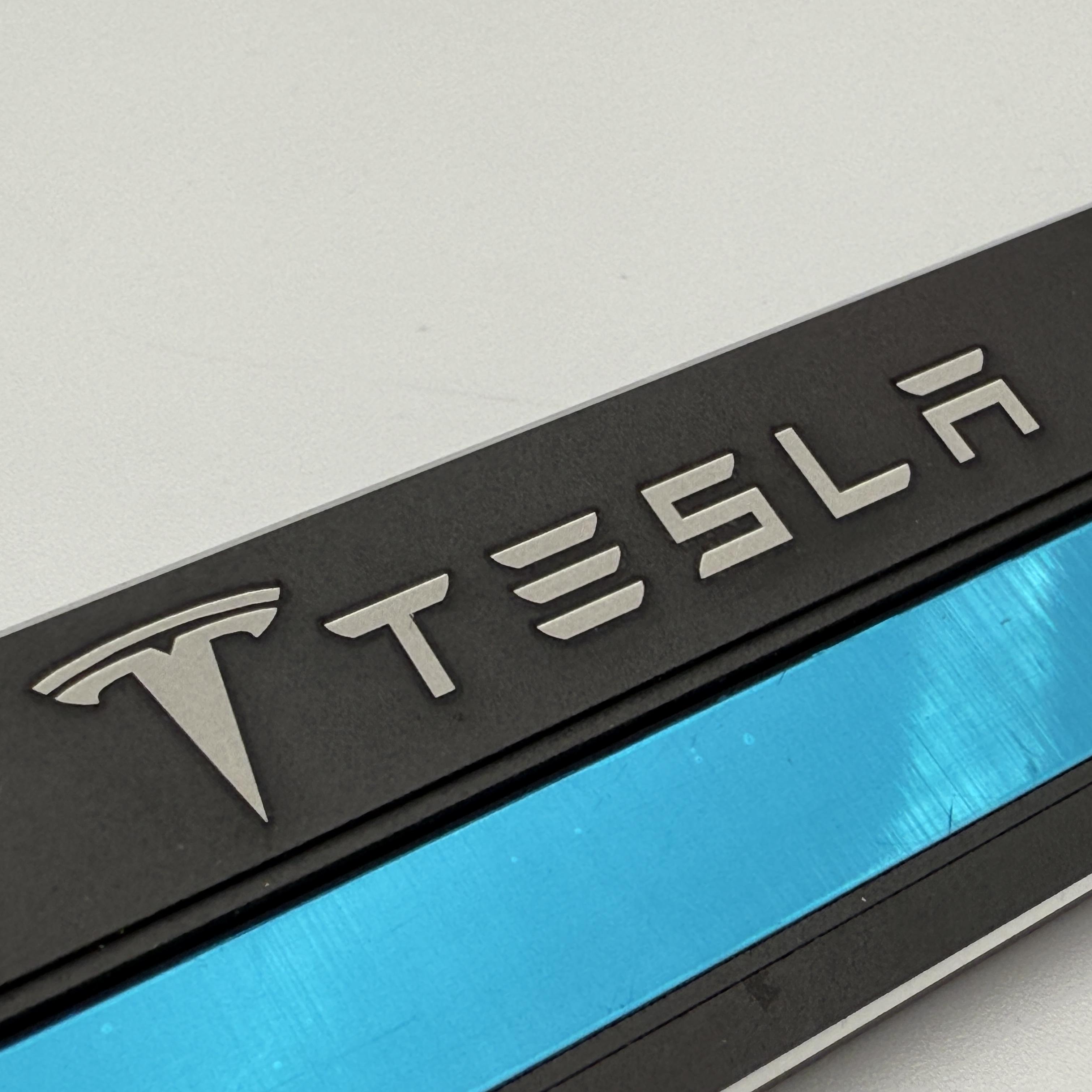 TESLA ALÜMİNYUM GEÇİCİ PARK TELEFON NUMARATÖRÜ