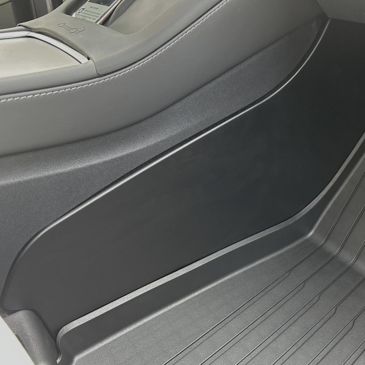  TESLA MODEL Y ORTA KONSOL SAĞ/SOL YAN DİZLİK SETİ