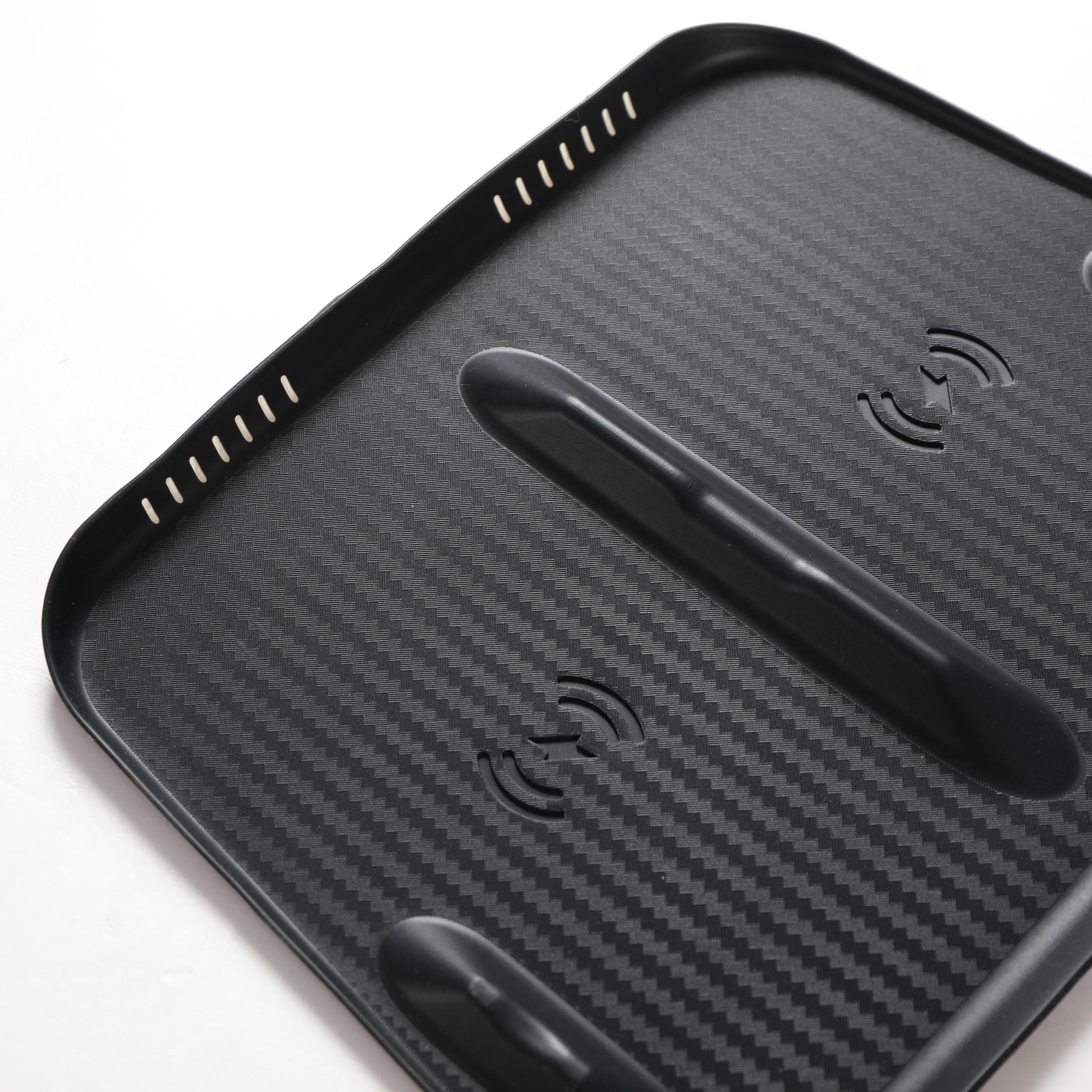 TESLA MODEL Y SİYAH KARBON DESEN KABLOSUZ ŞARJ PEDİ