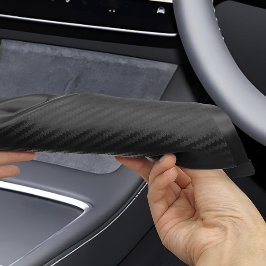 TESLA MODEL Y SİYAH KARBON DESEN KABLOSUZ ŞARJ PEDİ