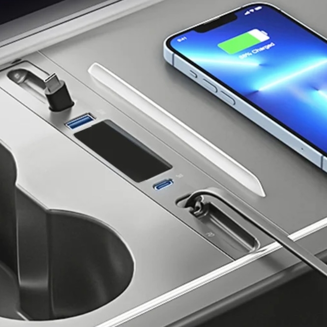 TESLA MODEL Y ORTA KONSOL USB HUB iPHONE - iPHONE