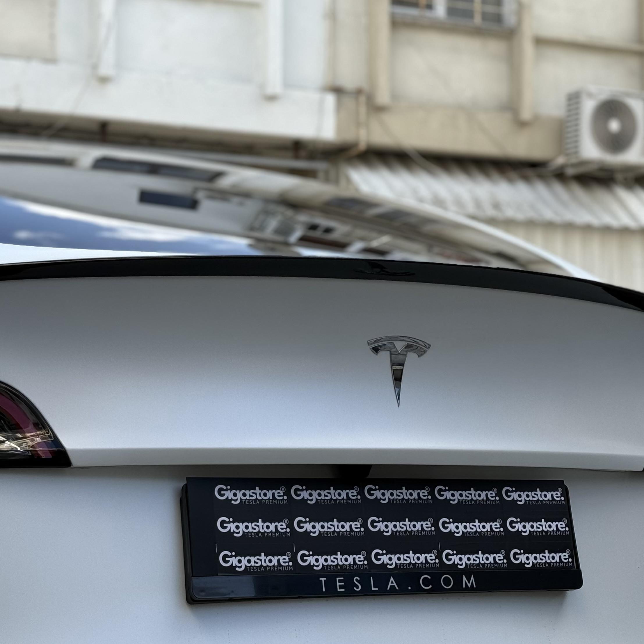 TESLA MODEL Y PERFORMANS PIANO BLACK SPOILER