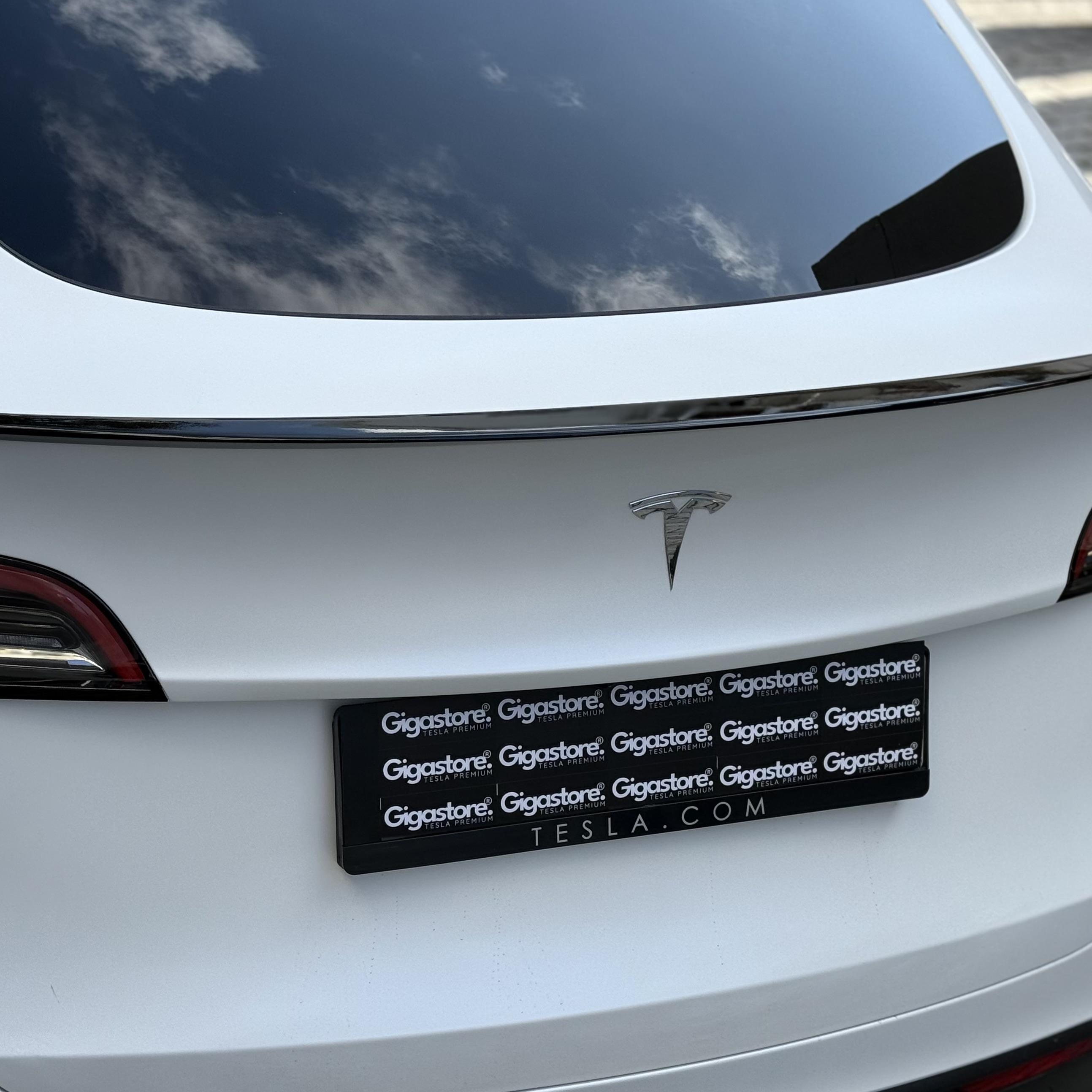 TESLA MODEL Y PERFORMANS PIANO BLACK SPOILER