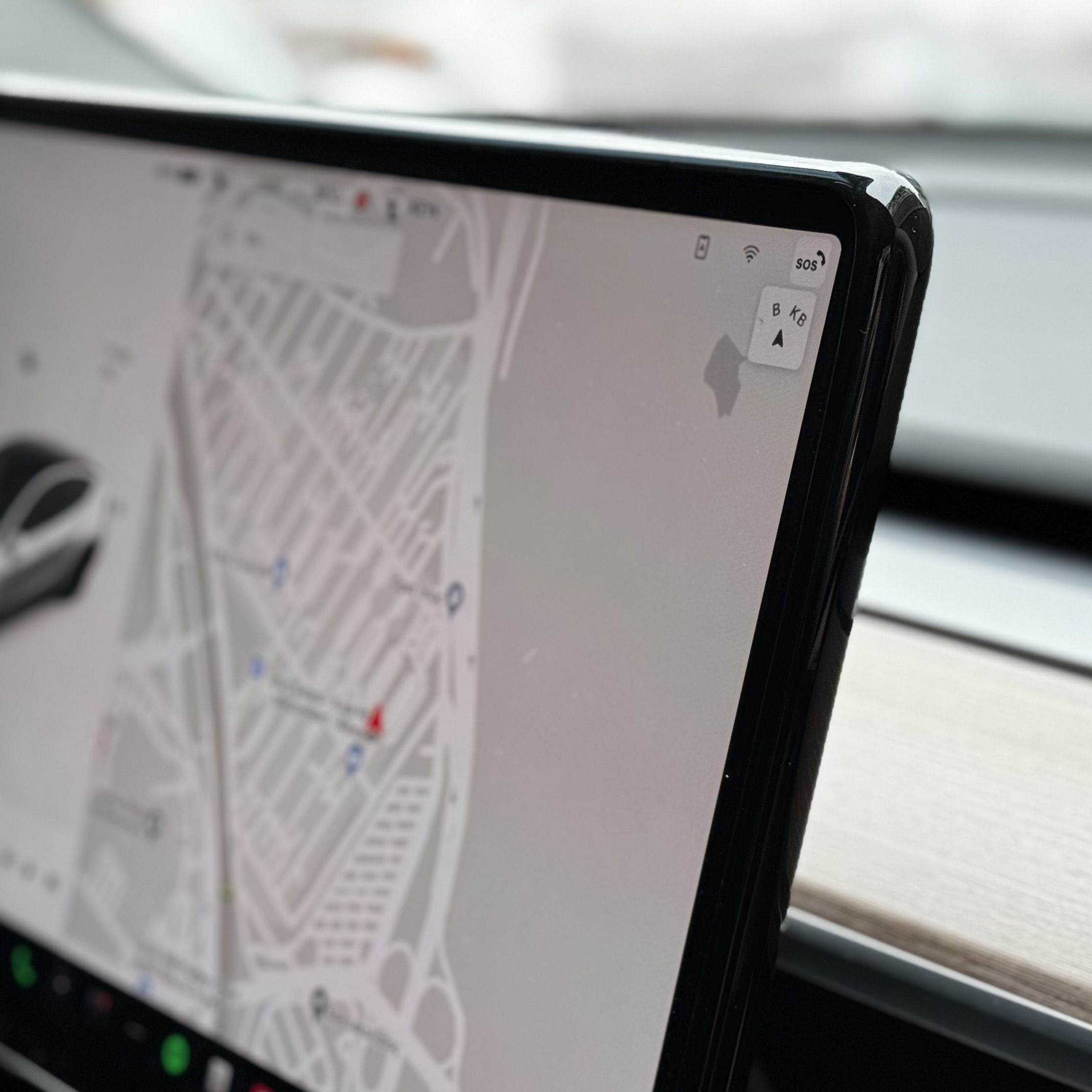 TESLA MODEL Y EKRAN KORUYUCU SİLİKON ÇERÇEVE