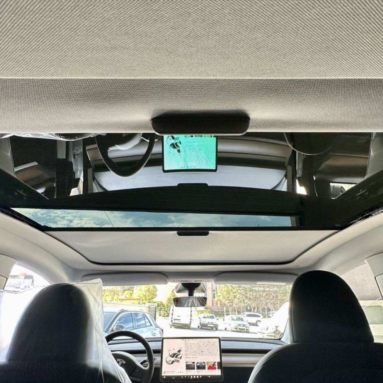 TESLA%20MODEL%20Y%20AÇILIR%20TAVAN%20PERDESİ