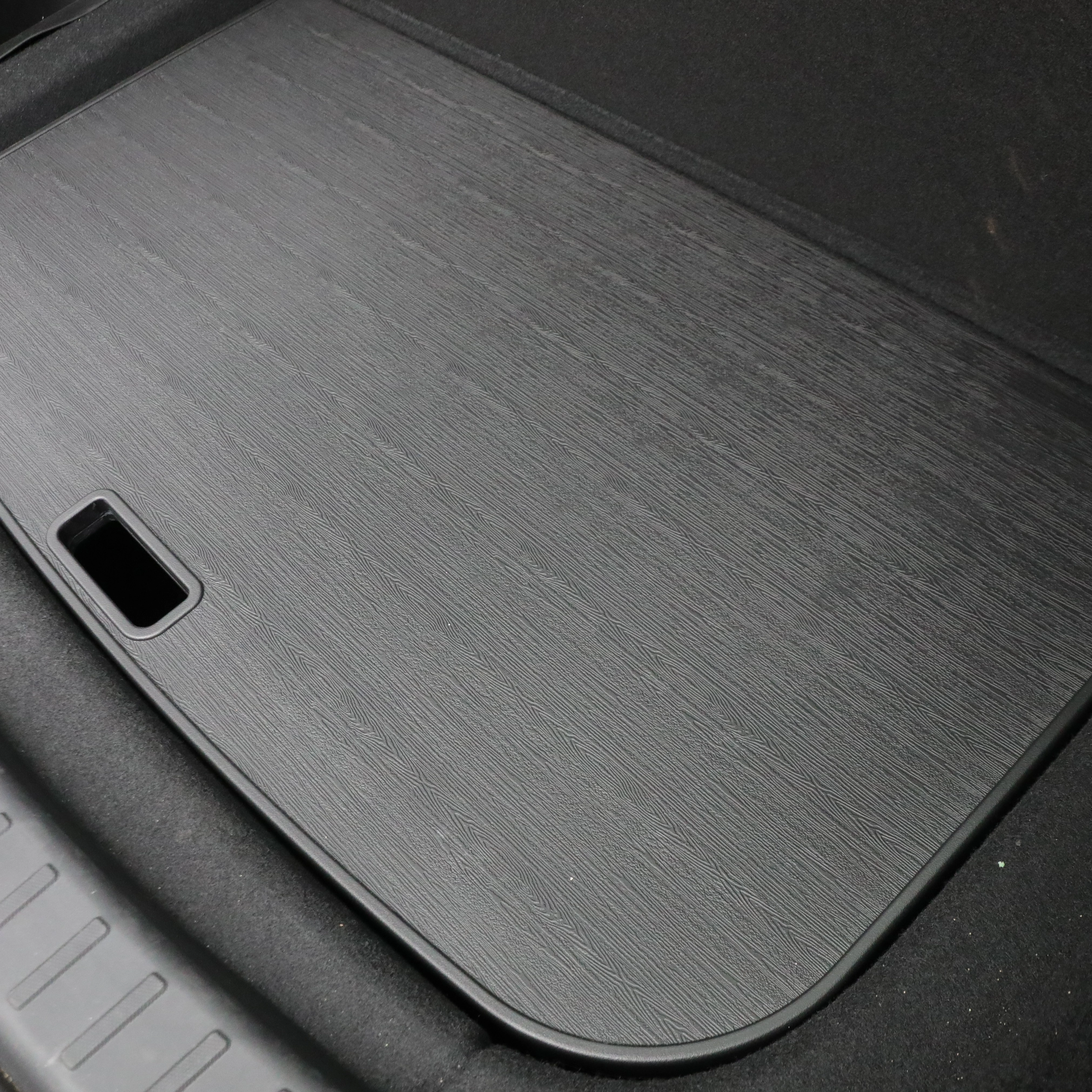 TESLA MODEL Y JUNIPER KATLANABİLİR KAMP MASA VE SANDALYE SETİ