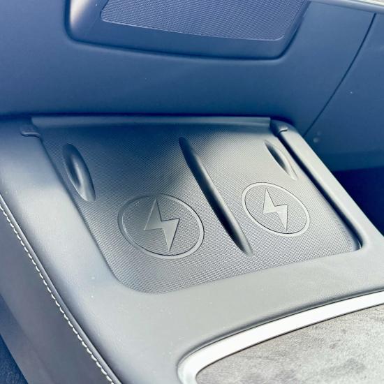 TESLA MODEL Y KABLOSUZ ŞARJ PEDİ