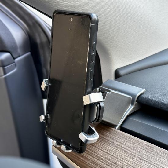 TESLA MODEL Y TELEFON TUTUCU